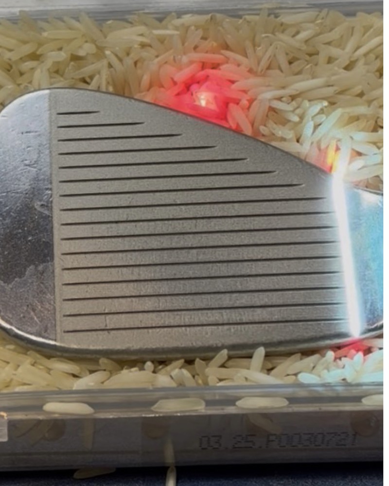Restored wedge grooves after laser refinishing